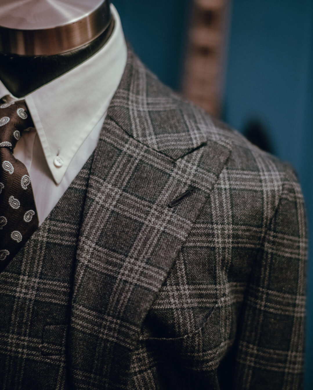 Послуги 4 Bespoke_3piece_suit_details_1
